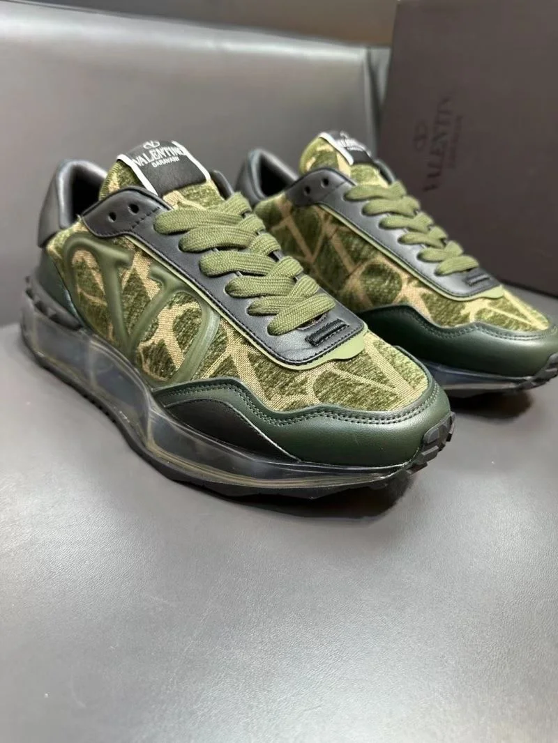 Valentino Rockrunner Shoes Popular 36854