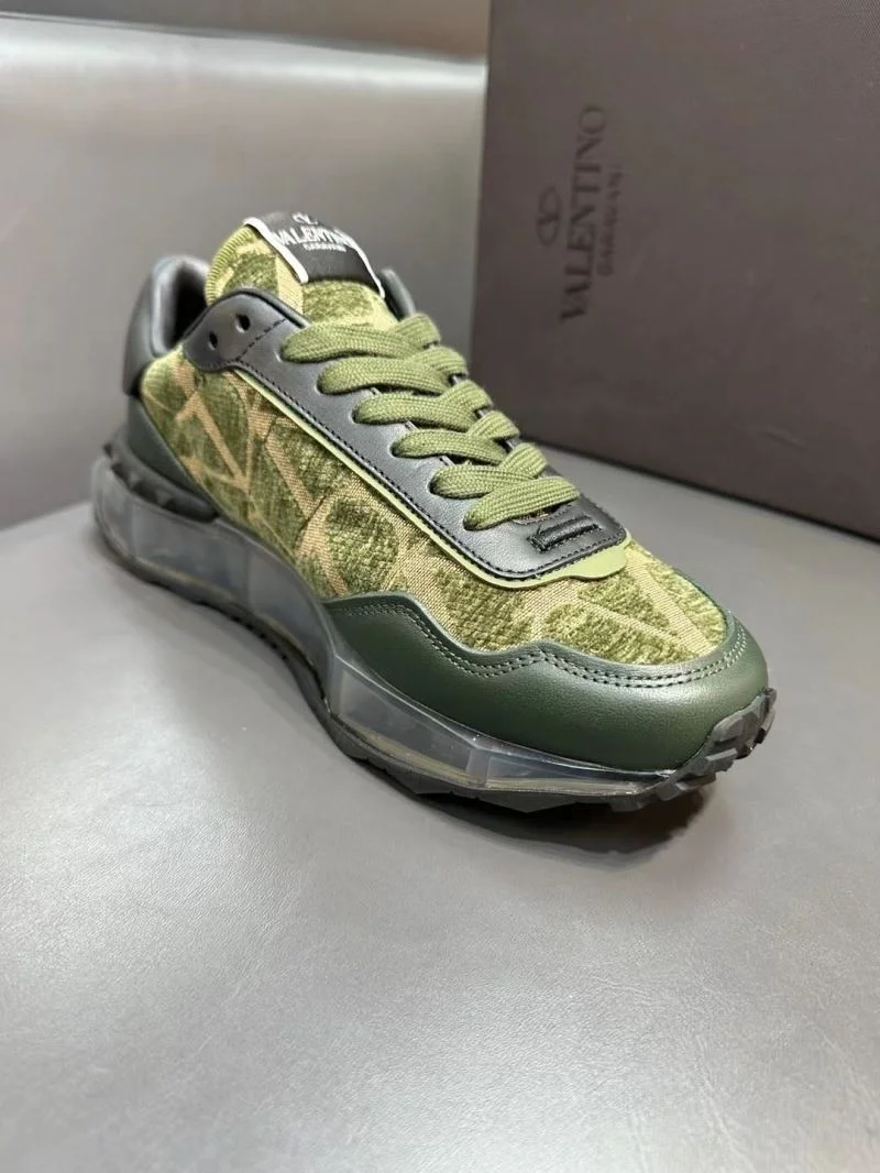 Valentino Rockrunner Shoes Popular 36854