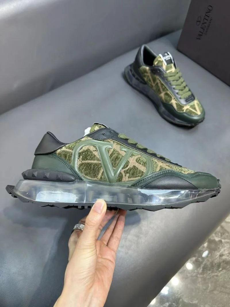 Valentino Rockrunner Shoes Popular 36854