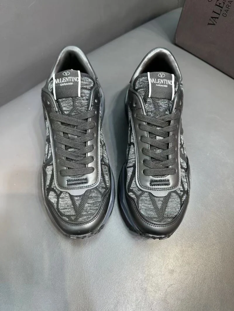 Trendsetting Valentino Rockrunner Shoes 36846