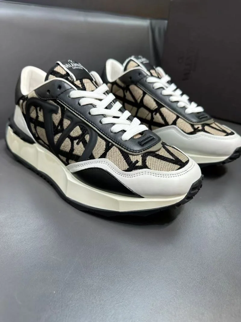 DailyWear Valentino Rockrunner Shoes 36845