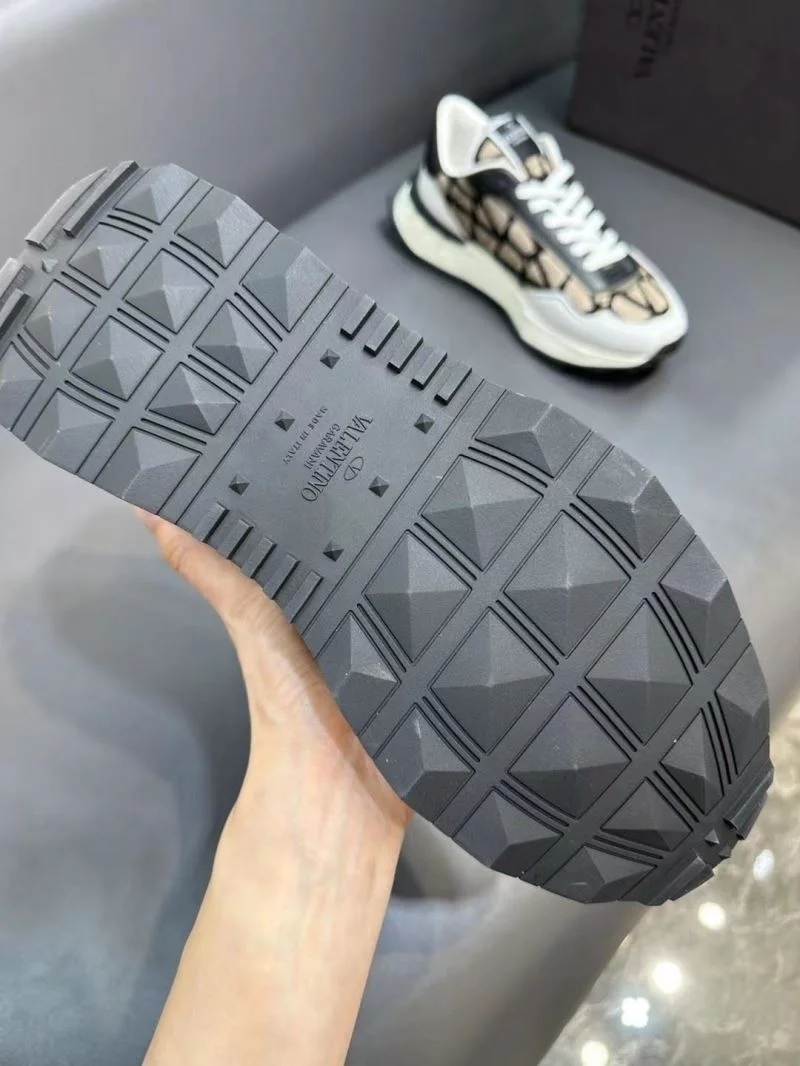 DailyWear Valentino Rockrunner Shoes 36845