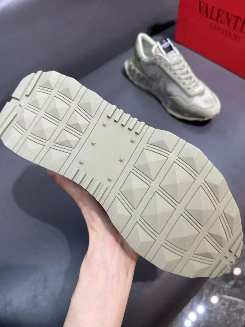 Efficient Valentino Rockrunner Shoes 36833