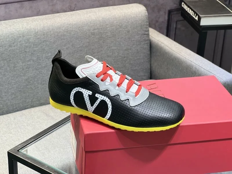 Valentino Rockrunner Shoes AllSeason 36812