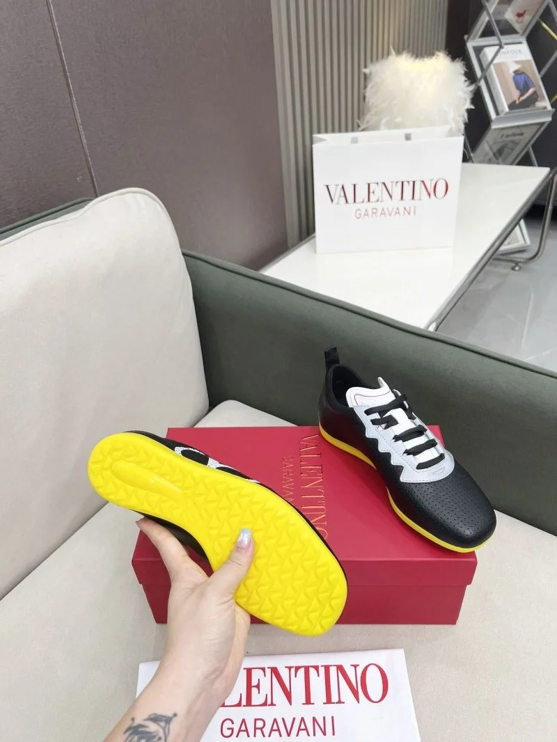 Elegant Valentino Rockrunner Shoes 36167