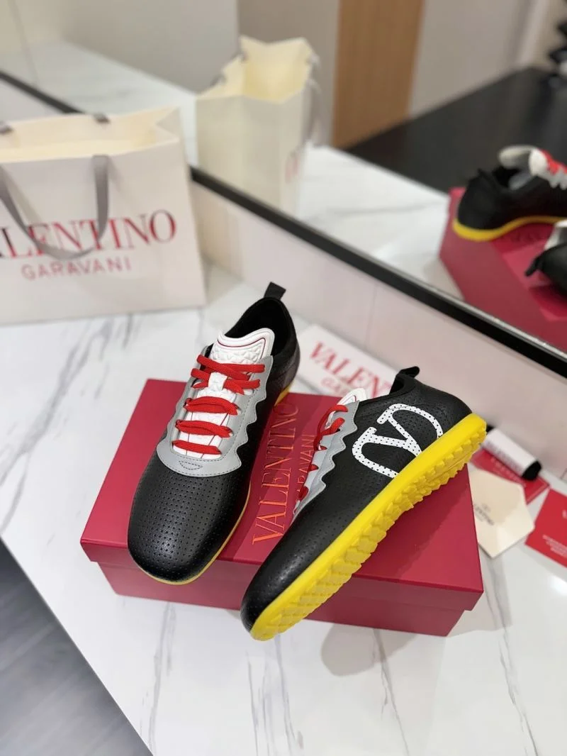 DailyWear Valentino Rockrunner Shoes 36143