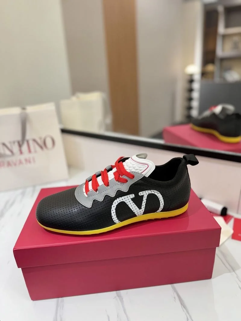 DailyWear Valentino Rockrunner Shoes 36143
