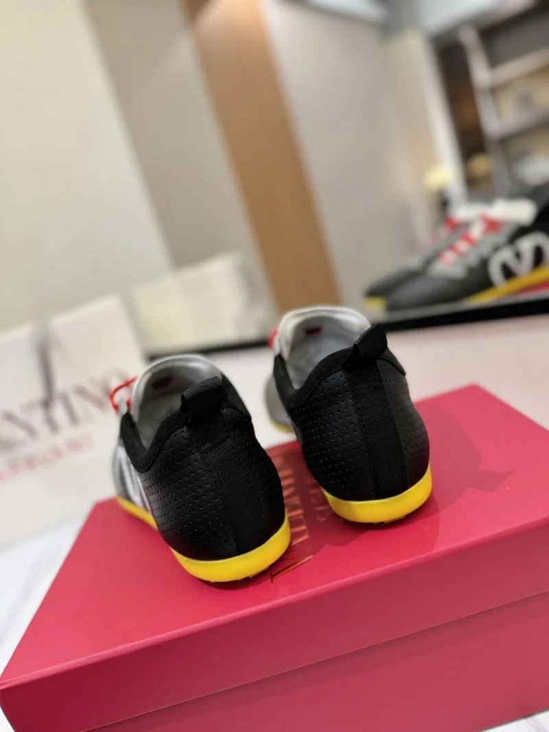 DailyWear Valentino Rockrunner Shoes 36143