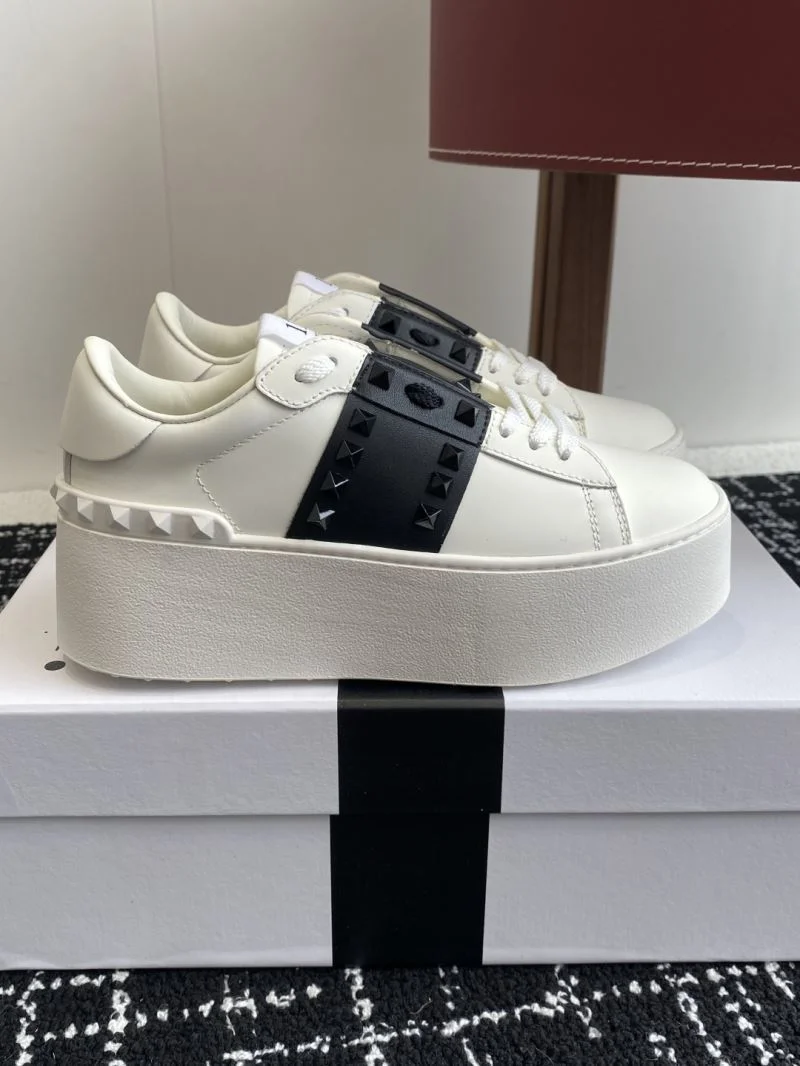 Valentino Rockstud Untitled Shoes Compact 36133
