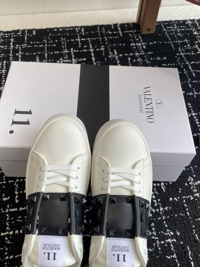 Valentino Rockstud Untitled Shoes Compact 36133