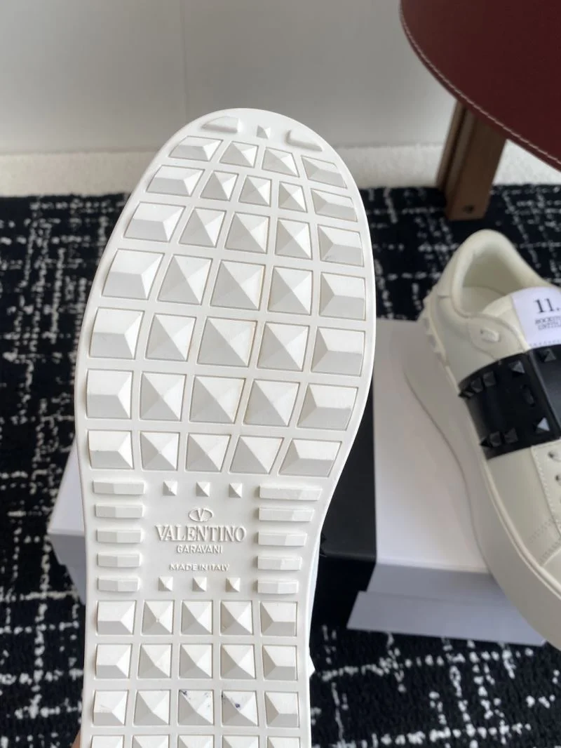 Valentino Rockstud Untitled Shoes Compact 36133