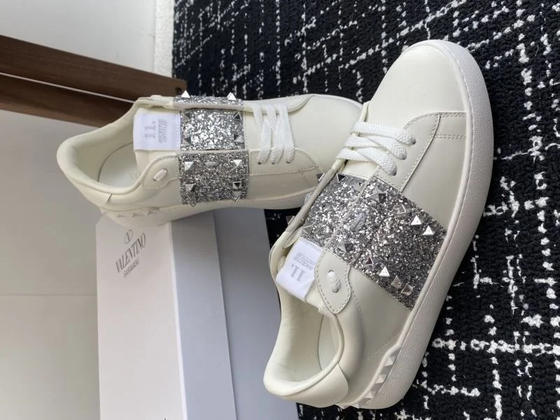 MultiPurpose Valentino Rockstud Untitled Shoes 36134