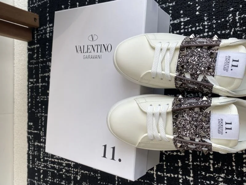 Supportive Valentino Rockstud Untitled Shoes 36135