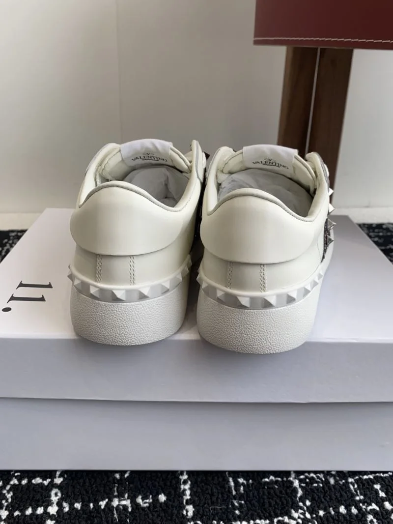 Supportive Valentino Rockstud Untitled Shoes 36135