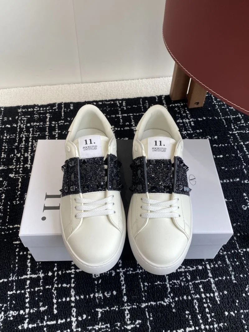 Upgraded Valentino Rockstud Untitled Shoes 36106