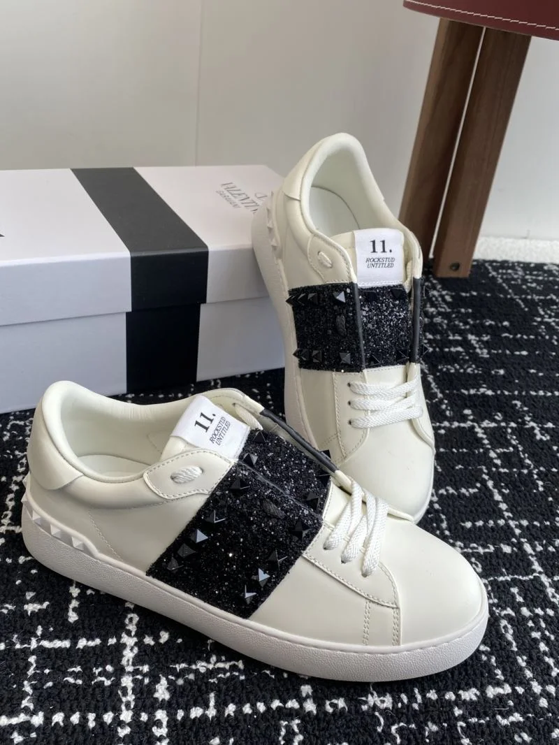 Upgraded Valentino Rockstud Untitled Shoes 36106