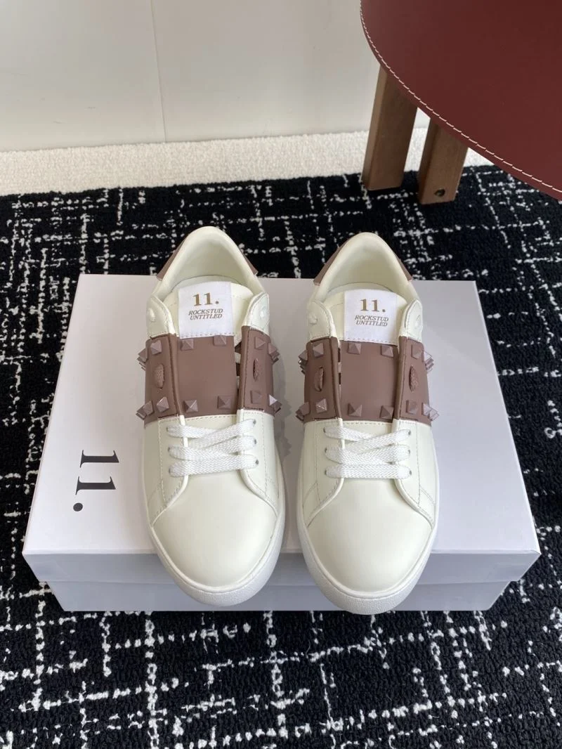Trendy Valentino Rockstud Untitled Shoes 36107