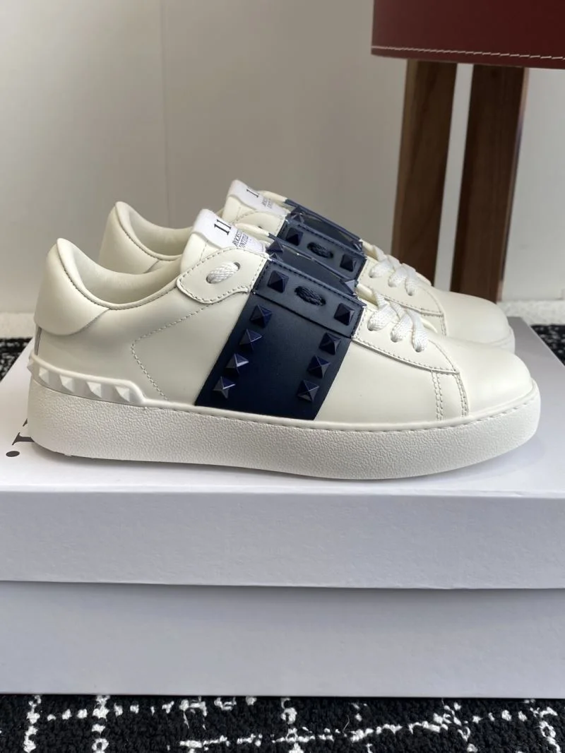 Valentino Rockstud Untitled Shoes Sleek 36128