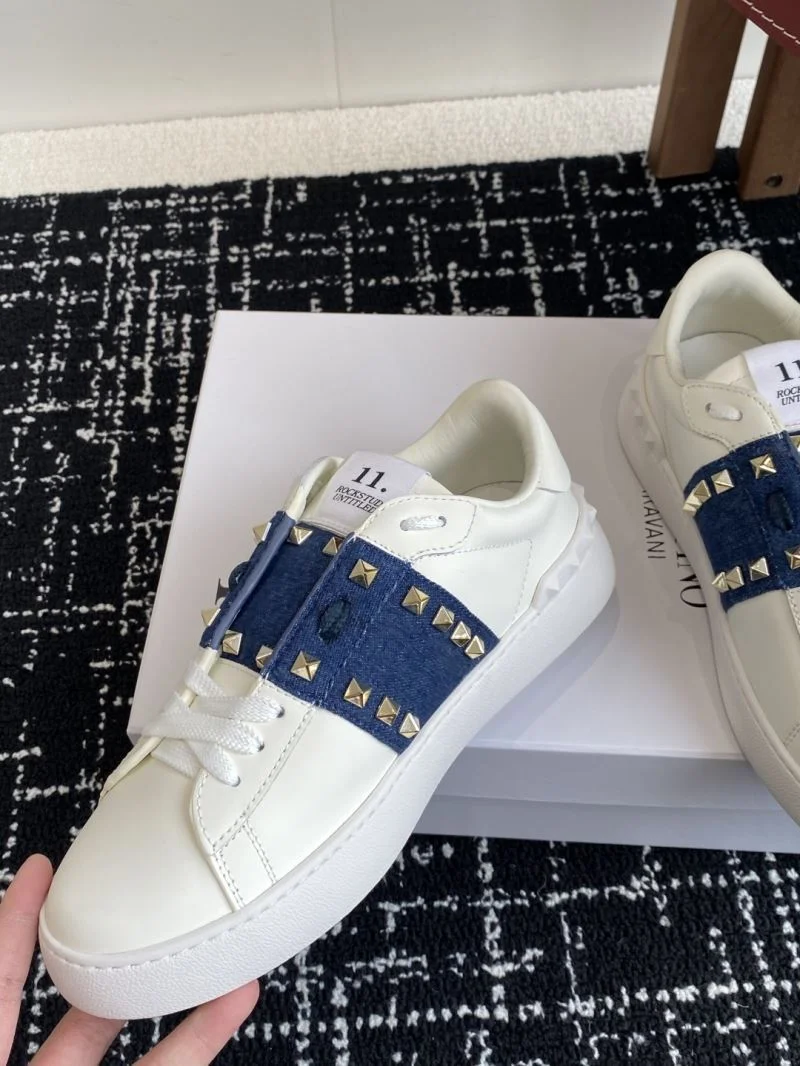 Youthful Valentino Rockstud Untitled Shoes 36113