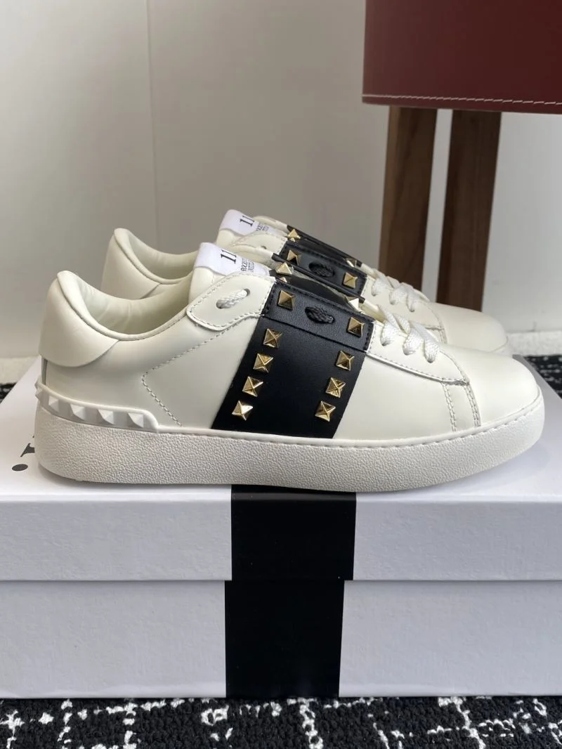 OnTrend Valentino Rockstud Untitled Shoes 36119