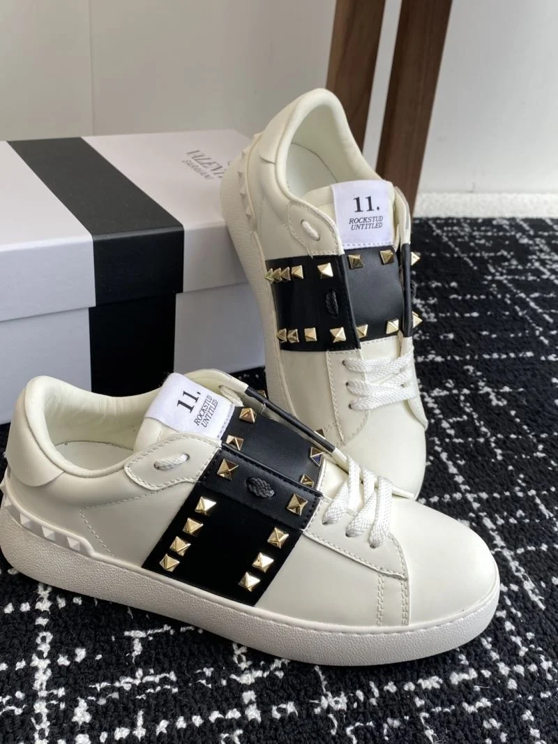 OnTrend Valentino Rockstud Untitled Shoes 36119