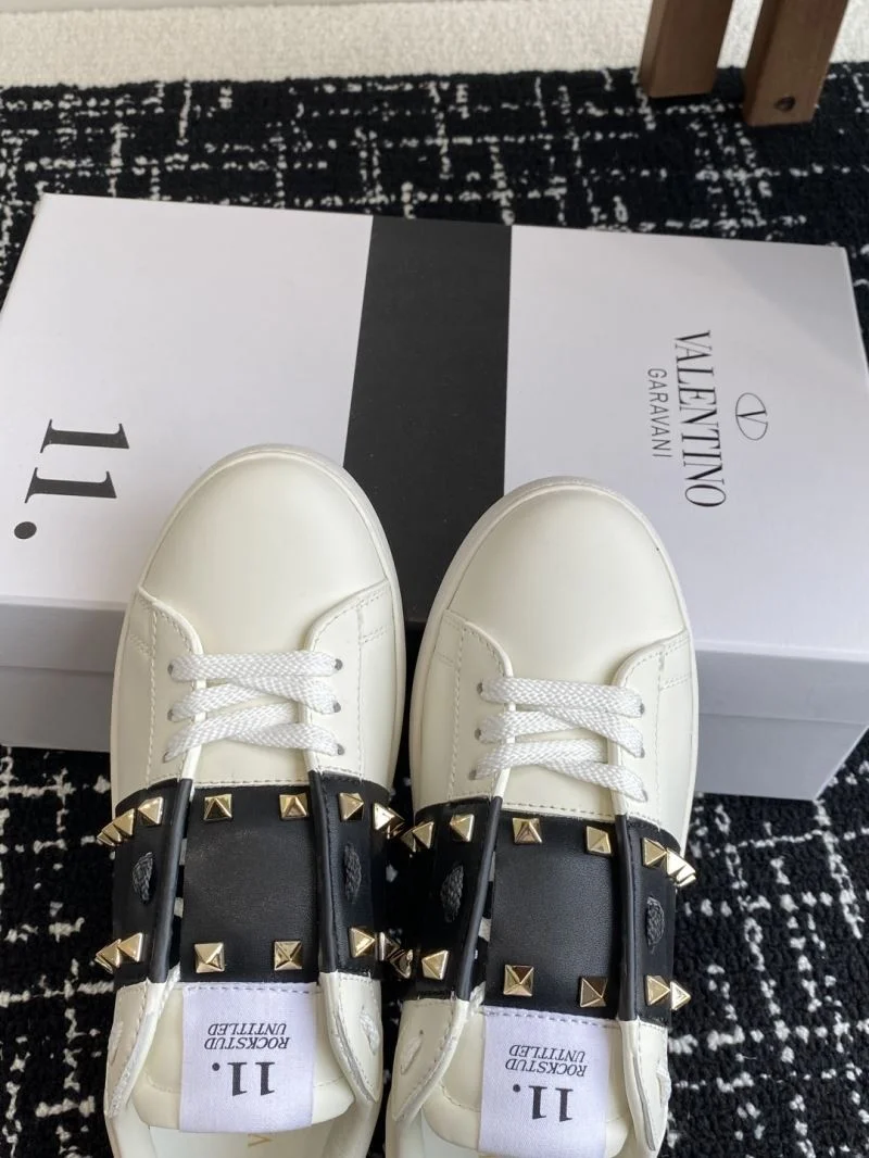 OnTrend Valentino Rockstud Untitled Shoes 36119