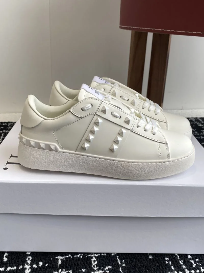 Sleek Valentino Rockstud Untitled Shoes 36125