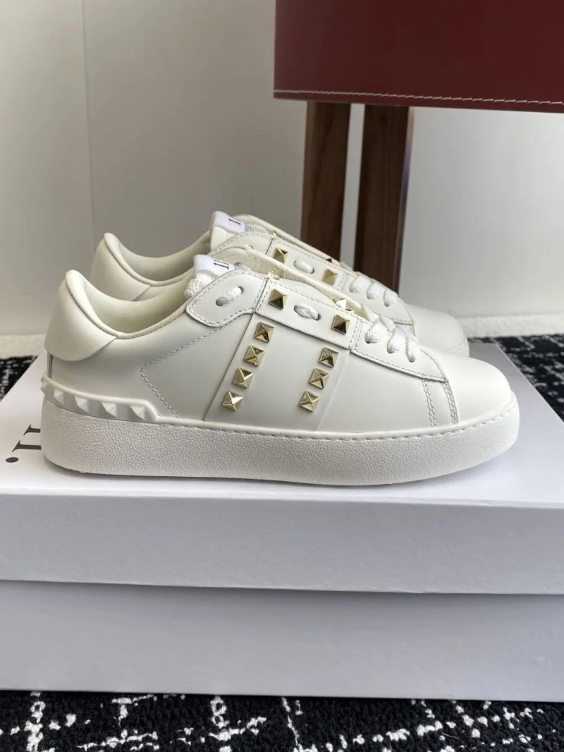 FlexibleFit Valentino Rockstud Untitled Shoes 36110