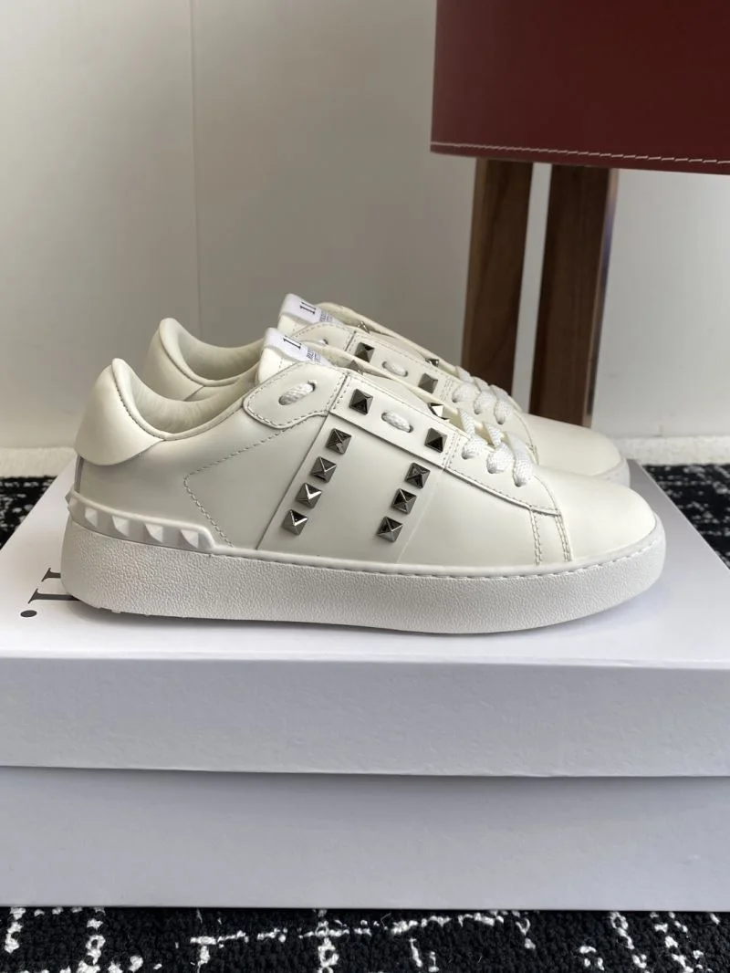 Valentino Rockstud Untitled Shoes WaterResistant 36101