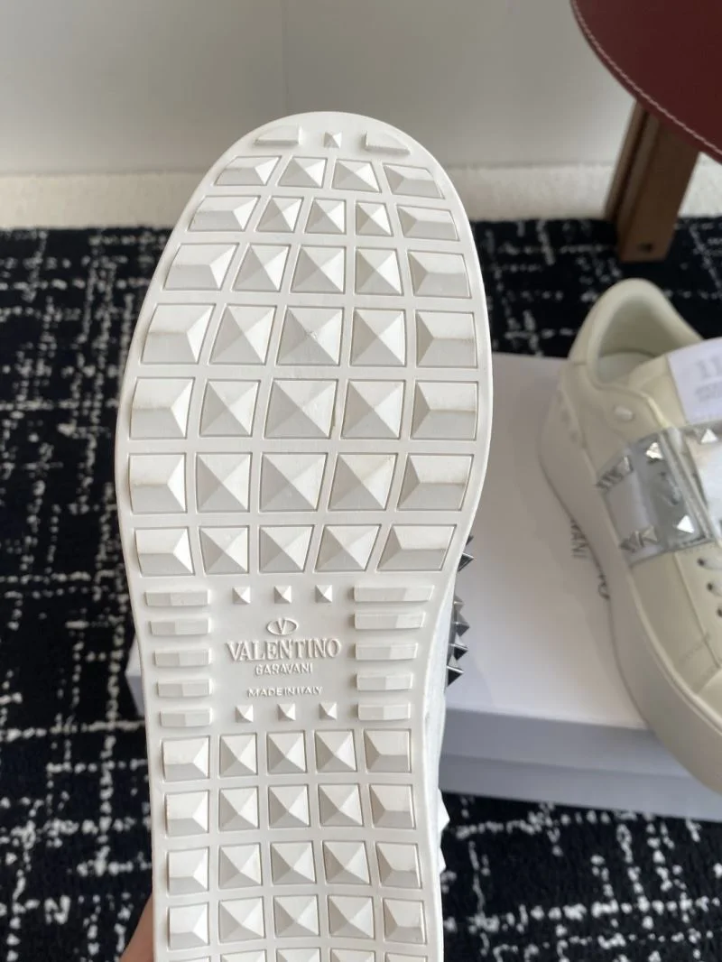 Valentino Rockstud Untitled Shoes ComfortFit 36102
