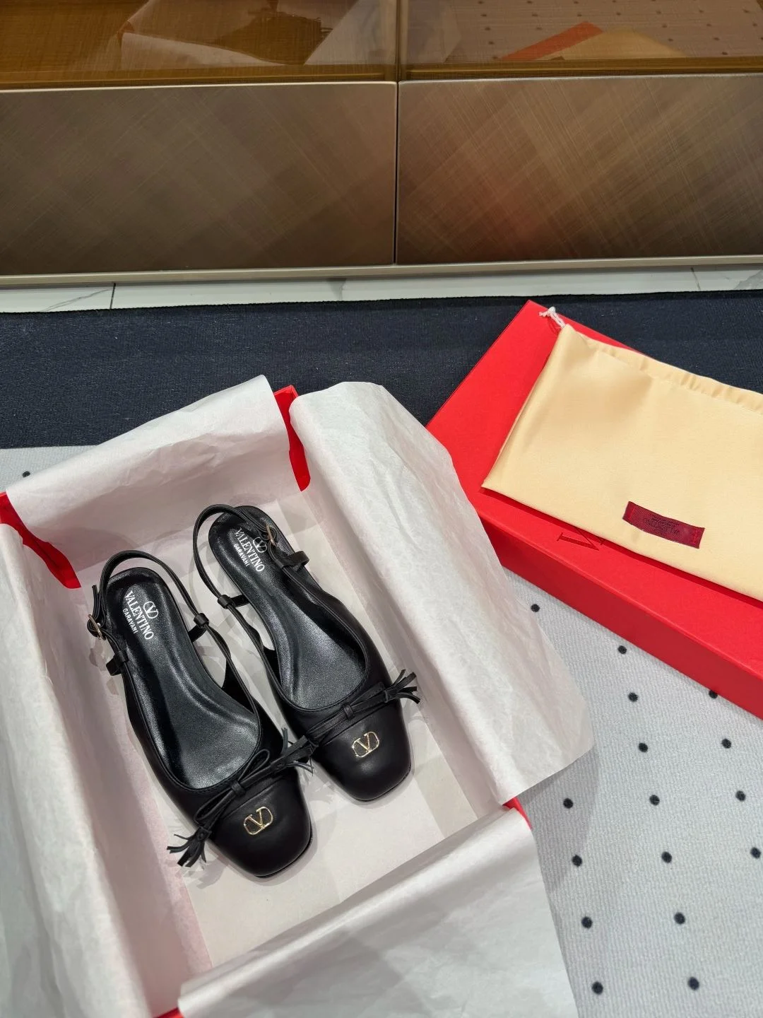 Valentino Sandals Packable 36254
