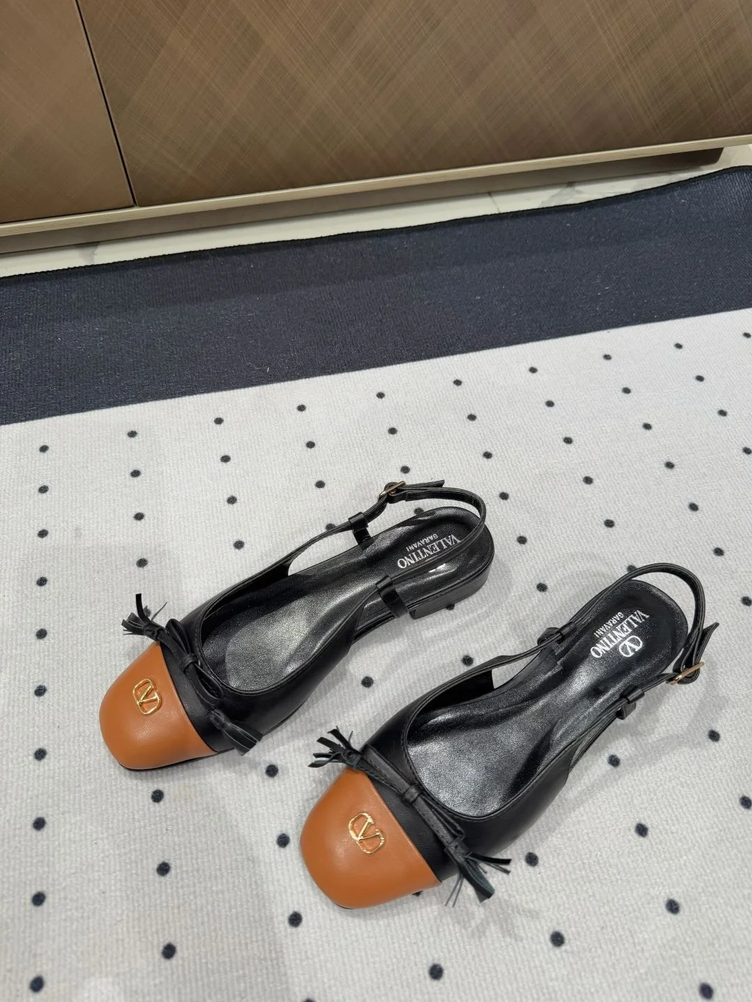 Valentino Sandals EyeCatching 36245