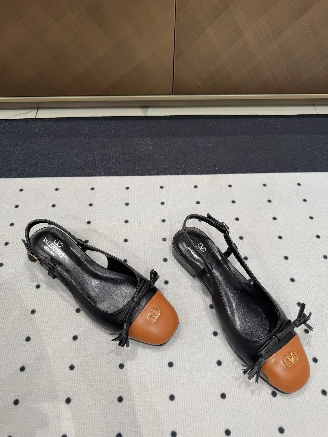 Valentino Sandals EyeCatching 36245