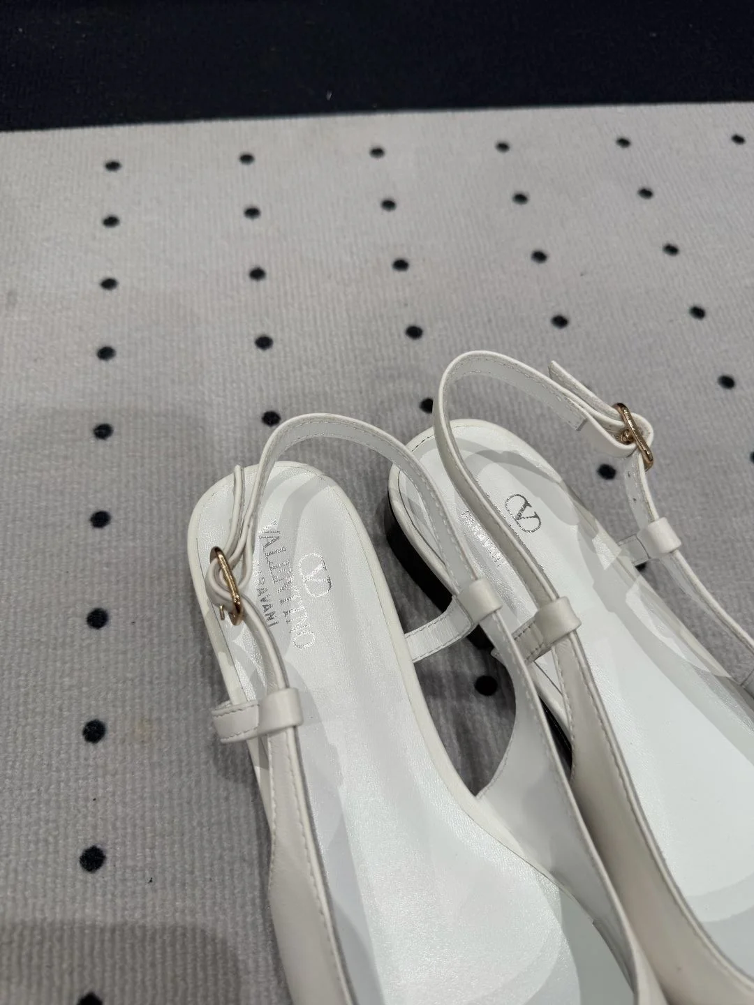 Valentino Sandals Timeless 36251