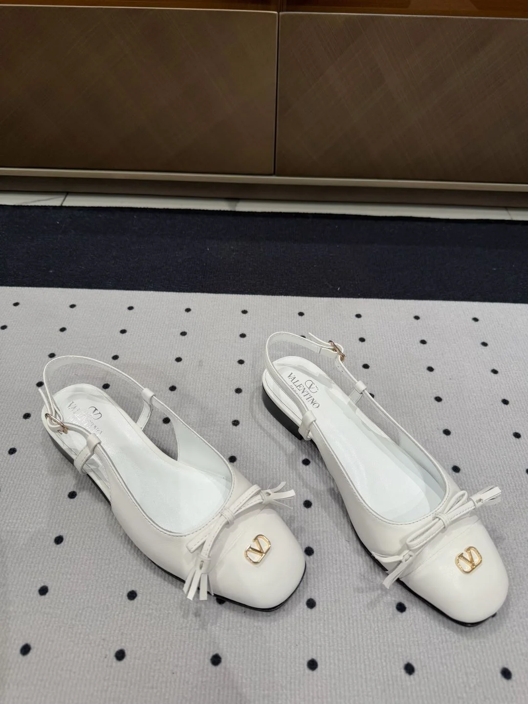 FashionForward Valentino Sandals 36255
