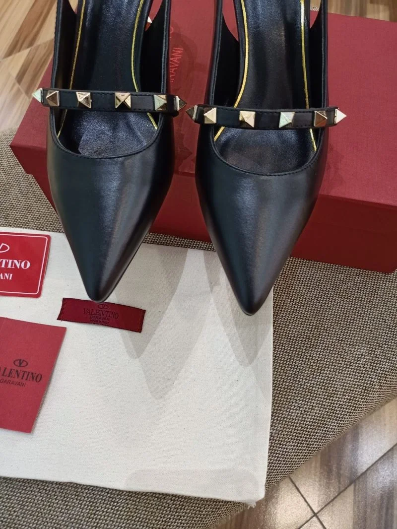 Sophisticated Valentino Sandals 36697