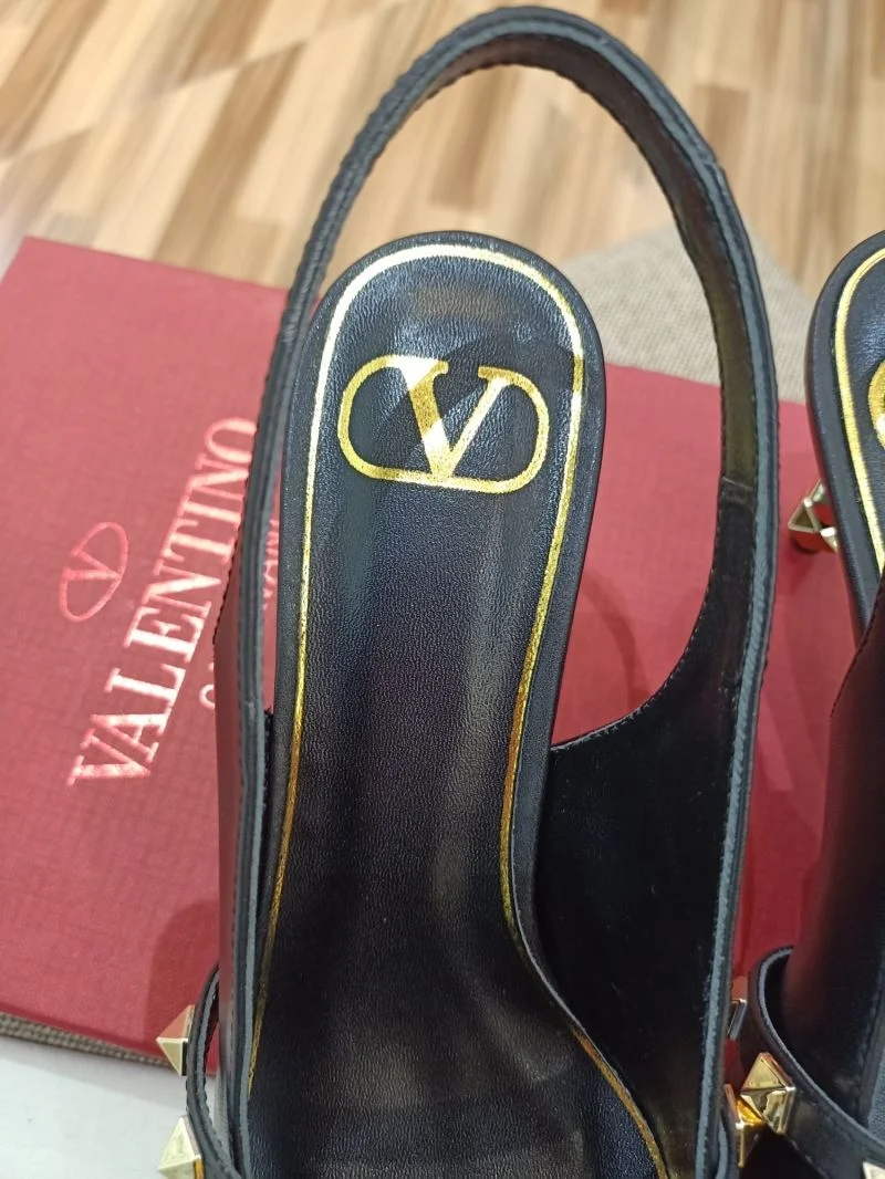 Sophisticated Valentino Sandals 36697