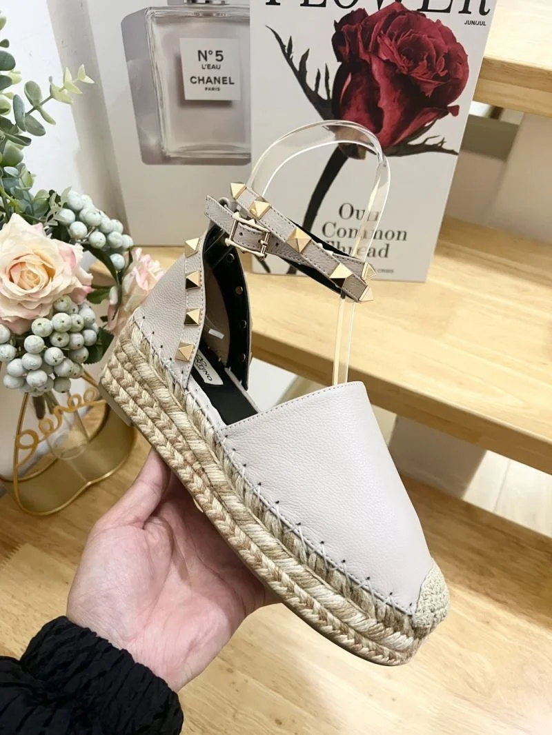 Contemporary Valentino Sandals 36686