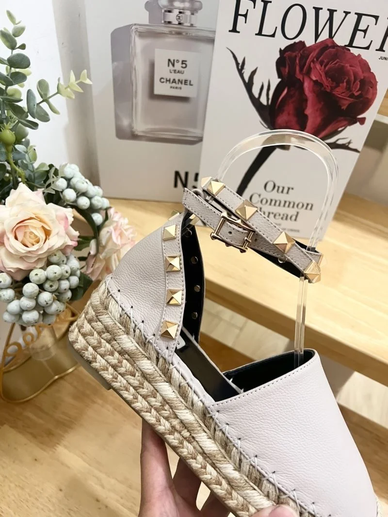 Contemporary Valentino Sandals 36686