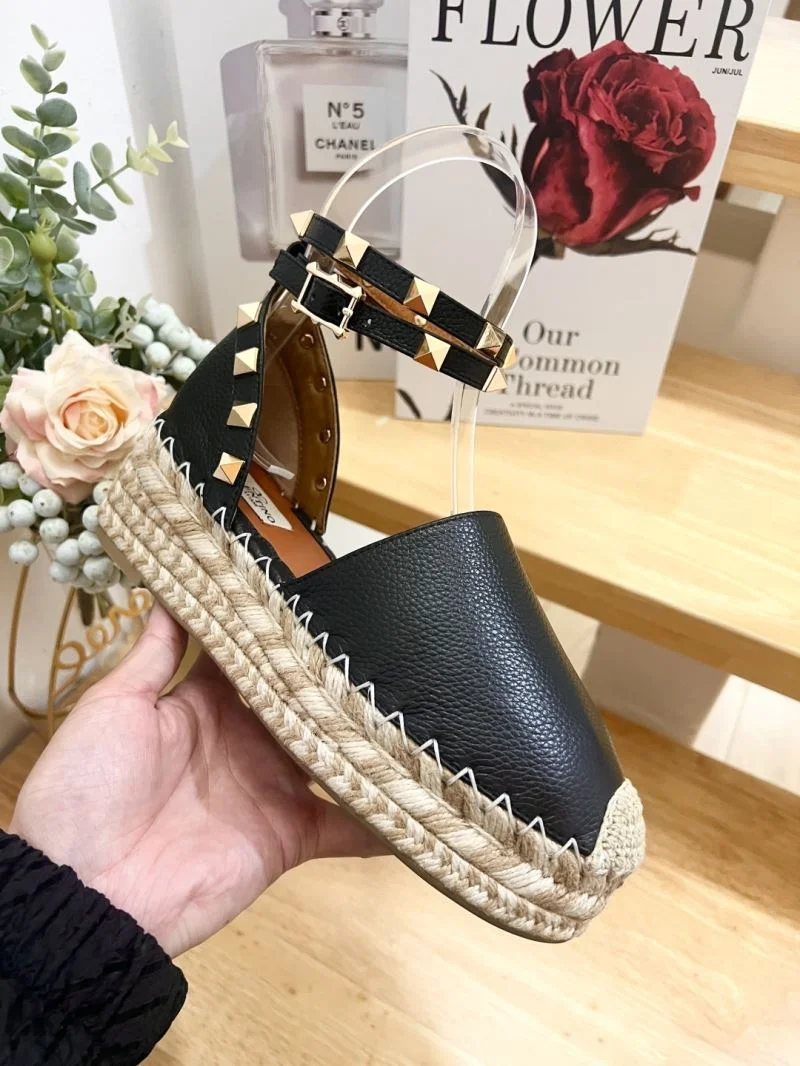 Valentino Sandals Flexible 36690