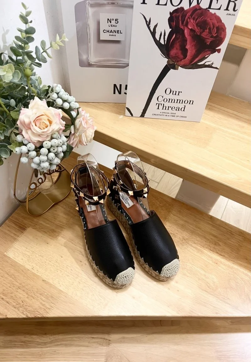 Valentino Sandals Flexible 36690