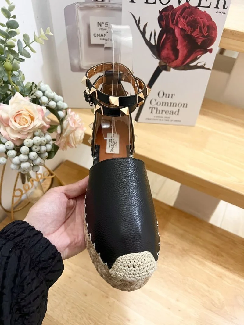 Valentino Sandals Flexible 36690