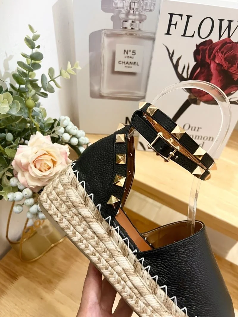 Valentino Sandals Flexible 36690
