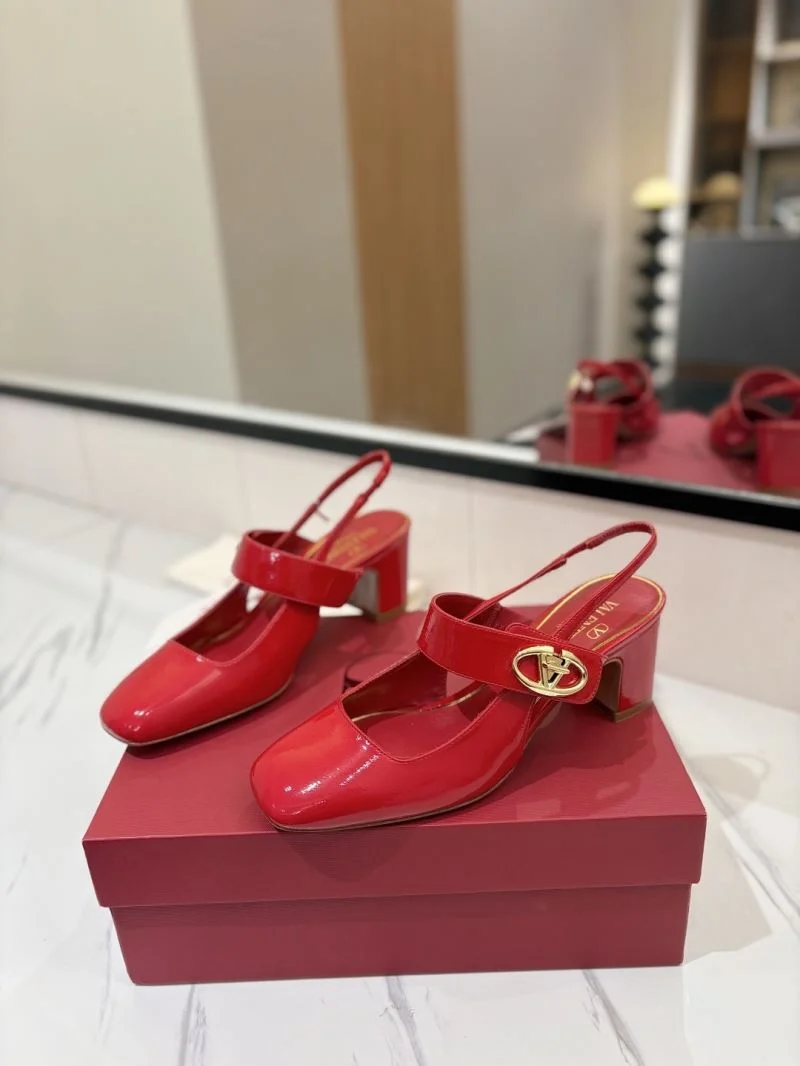 Cozy Valentino Sandals 36699