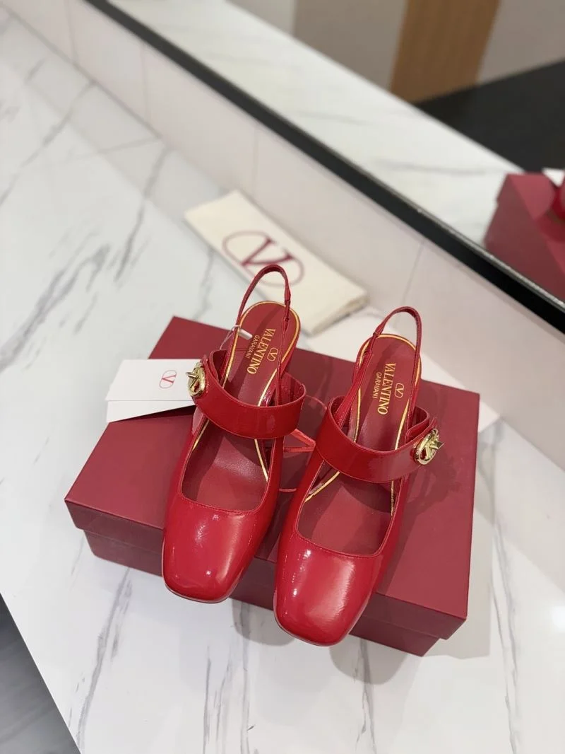 Cozy Valentino Sandals 36699