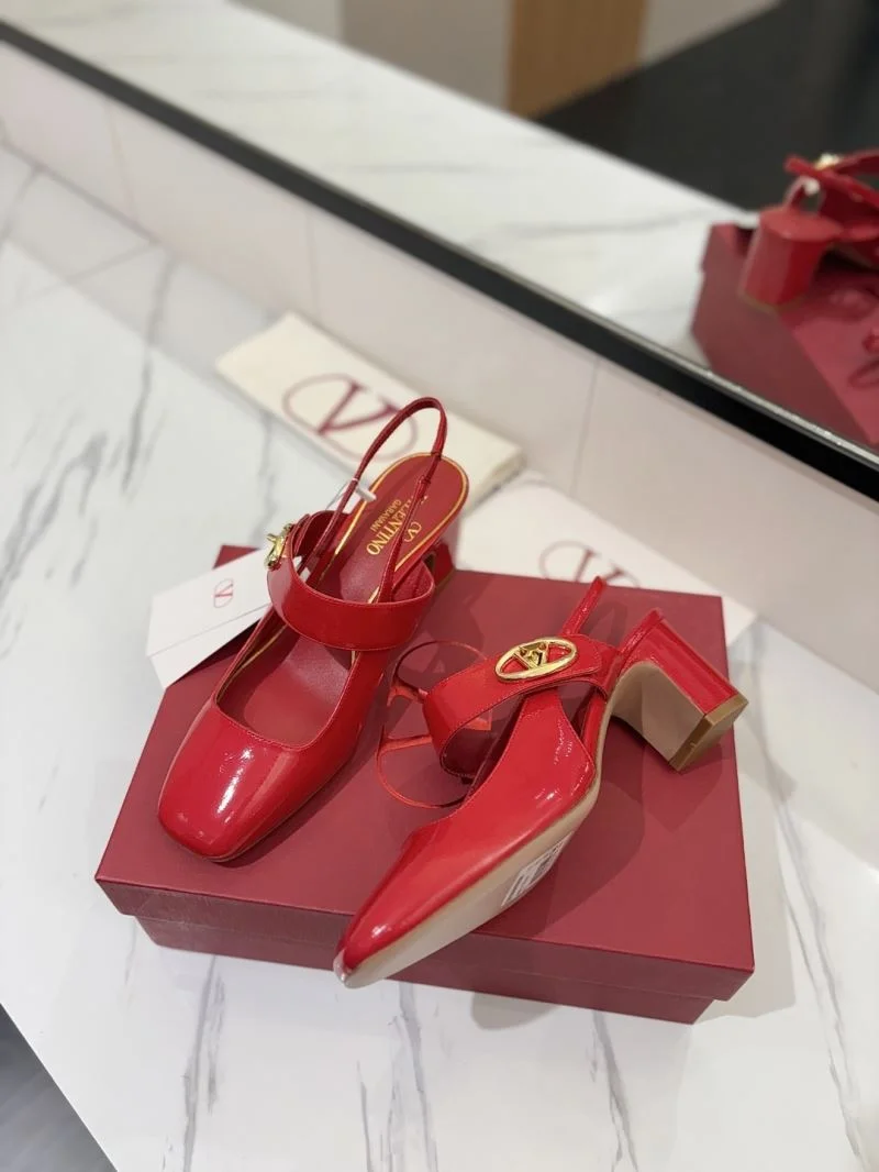 Cozy Valentino Sandals 36699