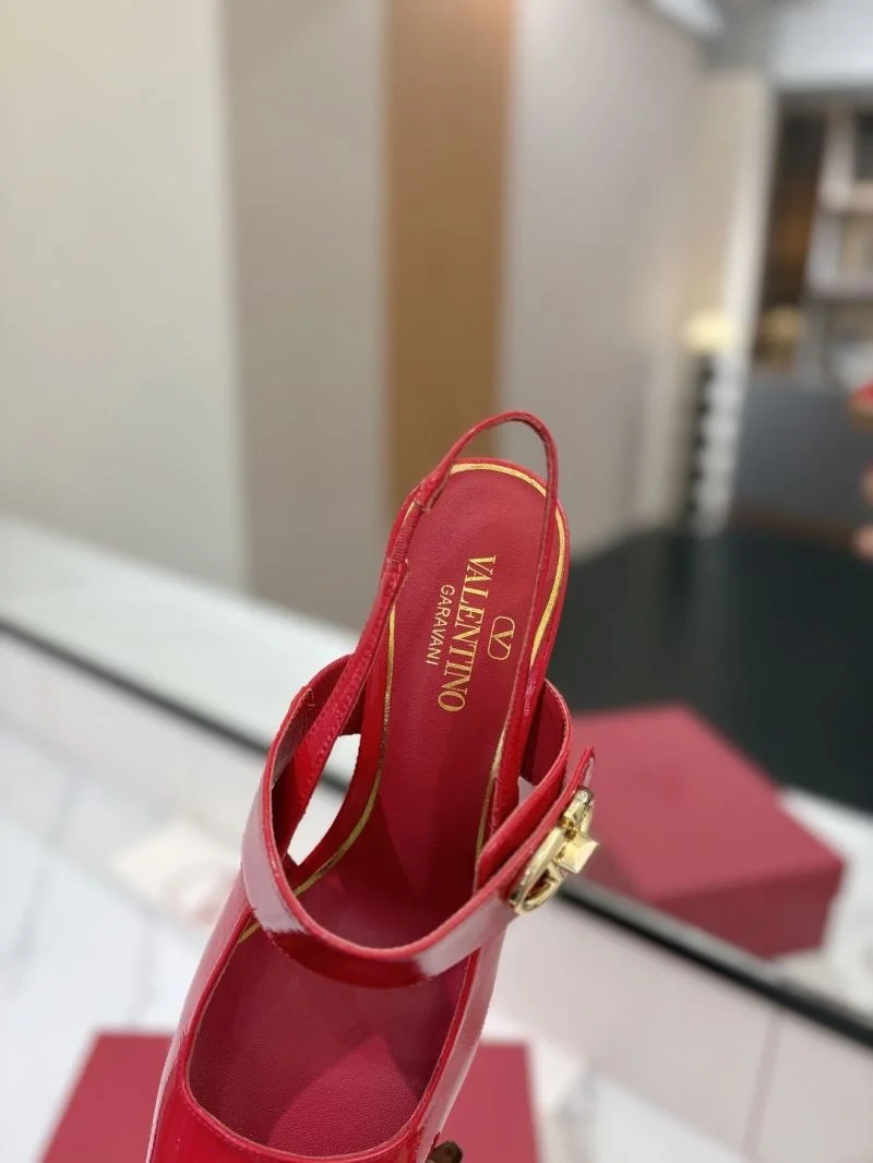 Cozy Valentino Sandals 36699