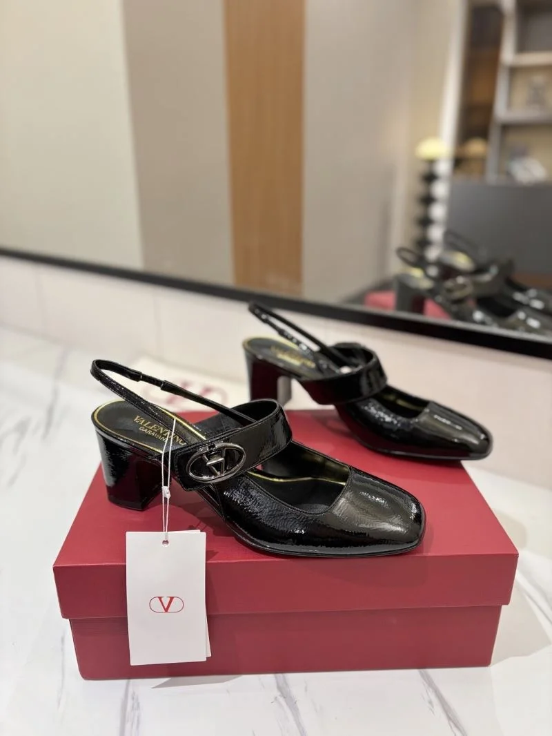 Soft Valentino Sandals 36711