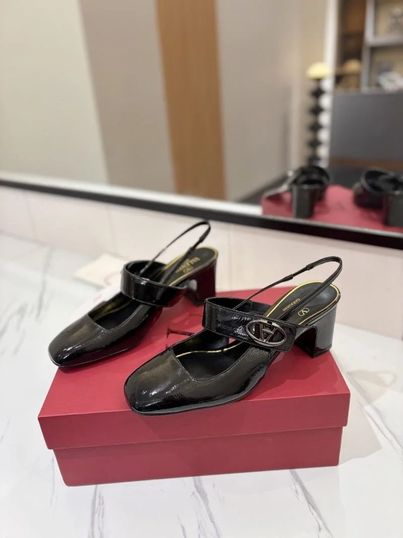 Soft Valentino Sandals 36711