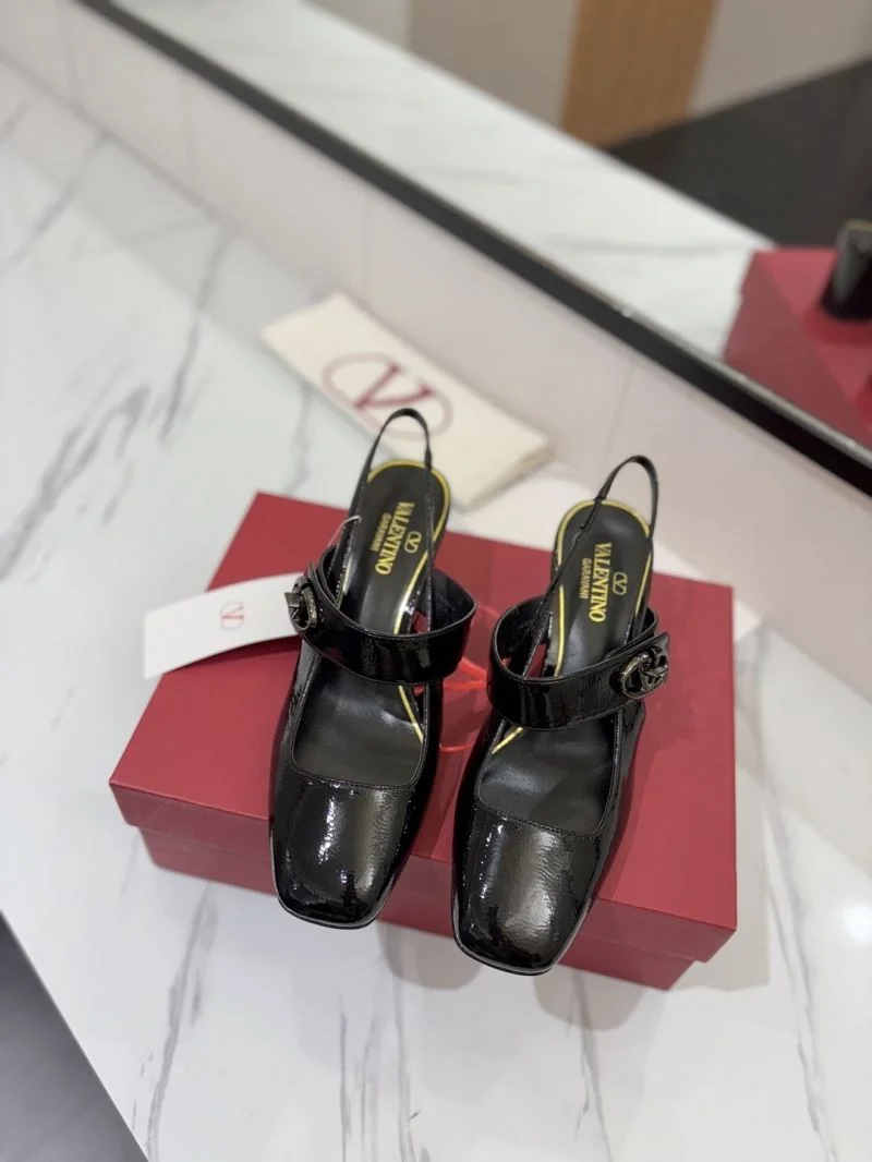 Soft Valentino Sandals 36711